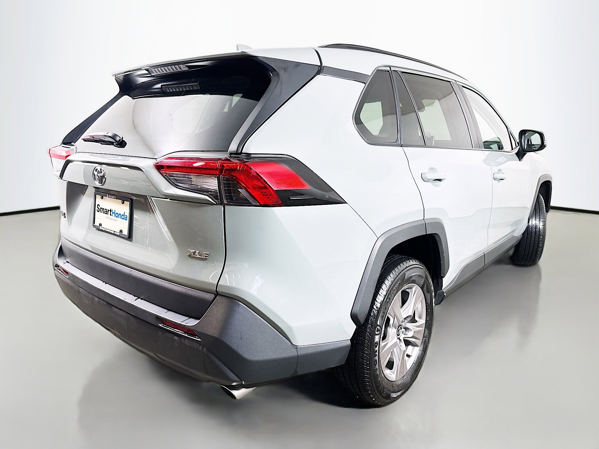 Used 2023 Toyota RAV4 XLE image 7