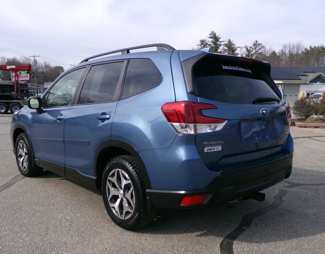 Used 2019 Subaru Forester Premium w/ All-Weather Package image 3