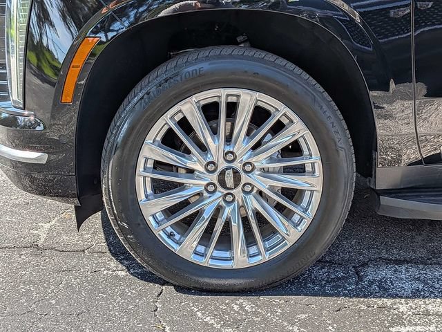 Used 2025 Cadillac Escalade Premium Luxury AWD/4WD image 11