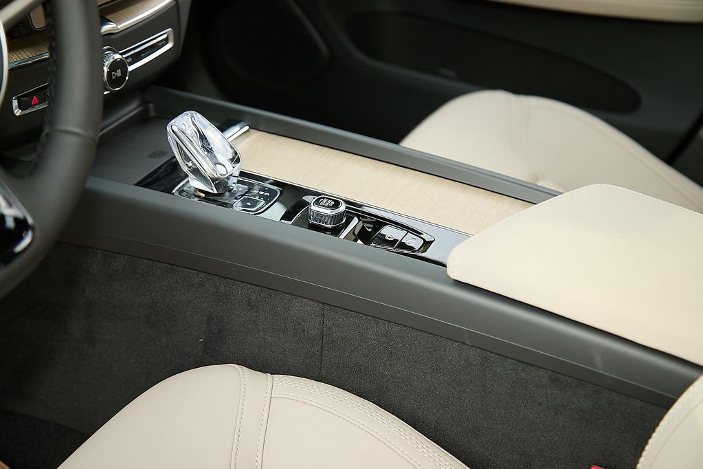 New 2026 Volvo XC60 B5 Plus w/ Protection Package Premier image 16