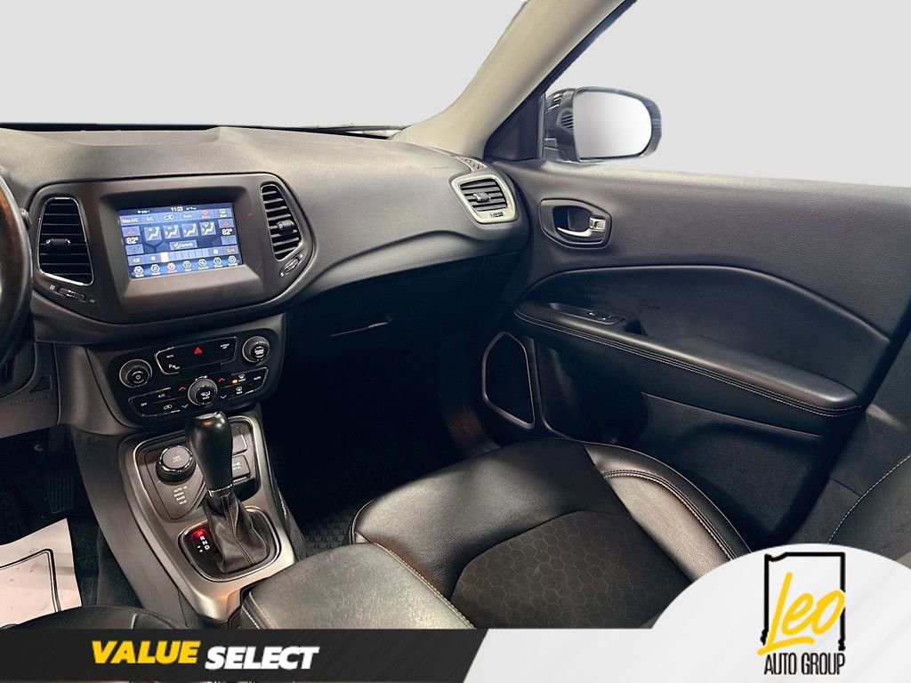 Used 2018 Jeep Compass Latitude w/ Popular Equipment Group AWD/4WD image 22
