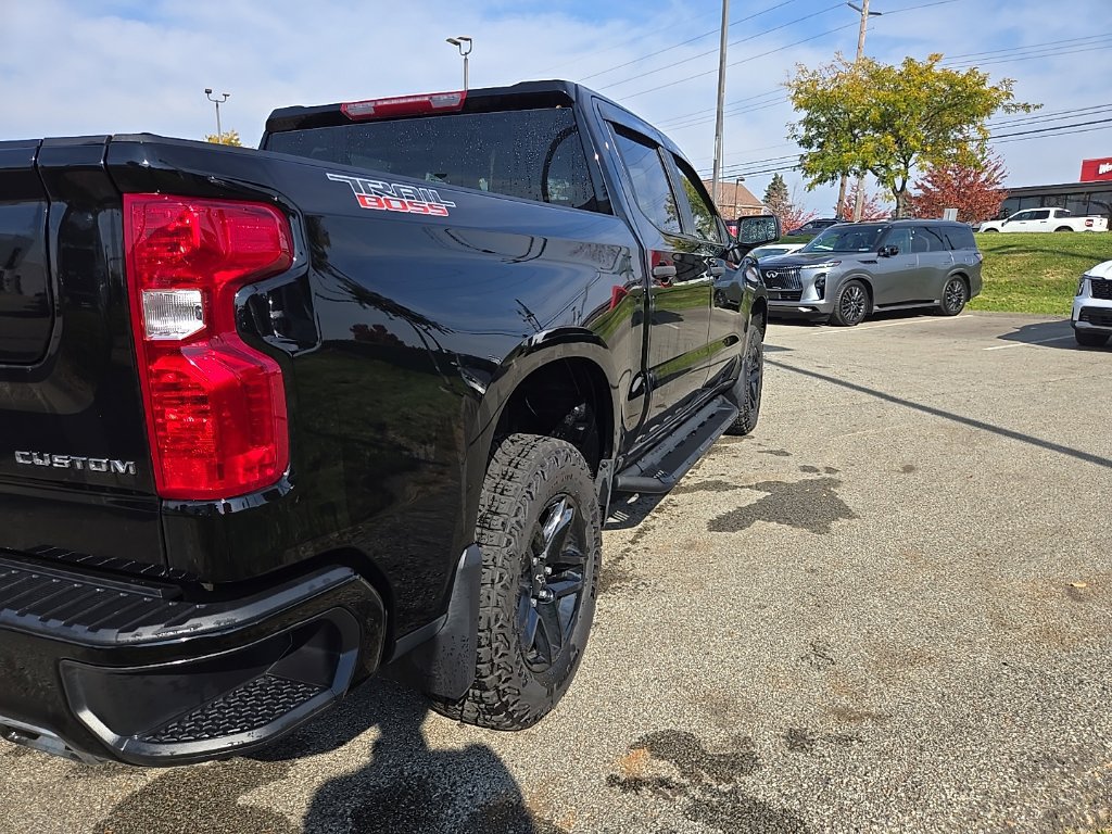 Used 2025 Chevrolet Silverado 1500 Custom Trail Boss AWD/4WD image 3