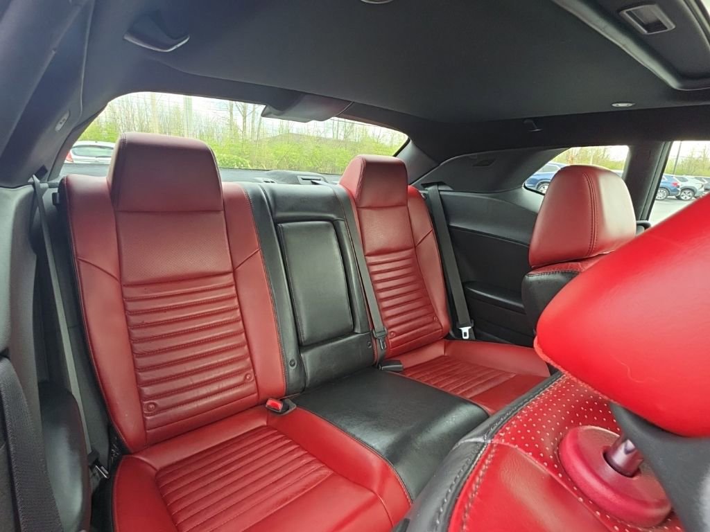 Used 2014 Dodge Challenger SXT Plus image 33