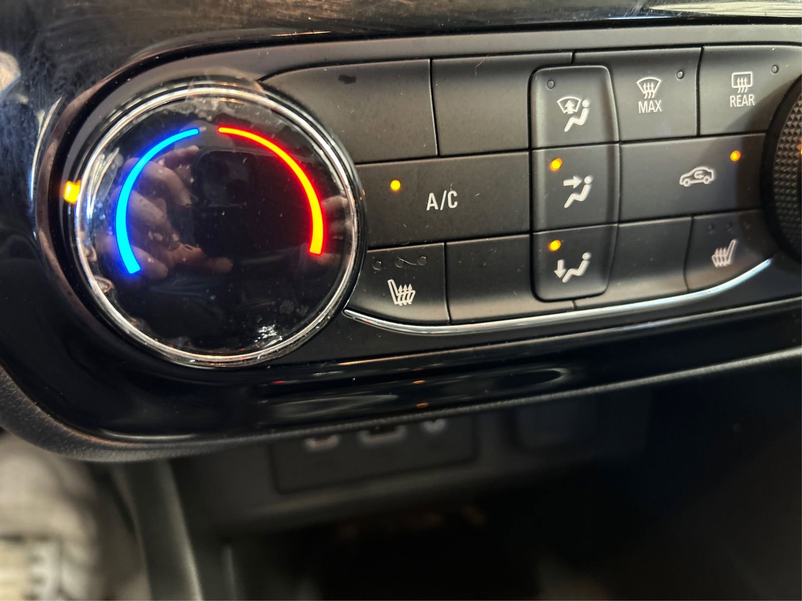 Used 2023 Buick Encore GX Preferred w/ Cold Weather Comfort Package image 31