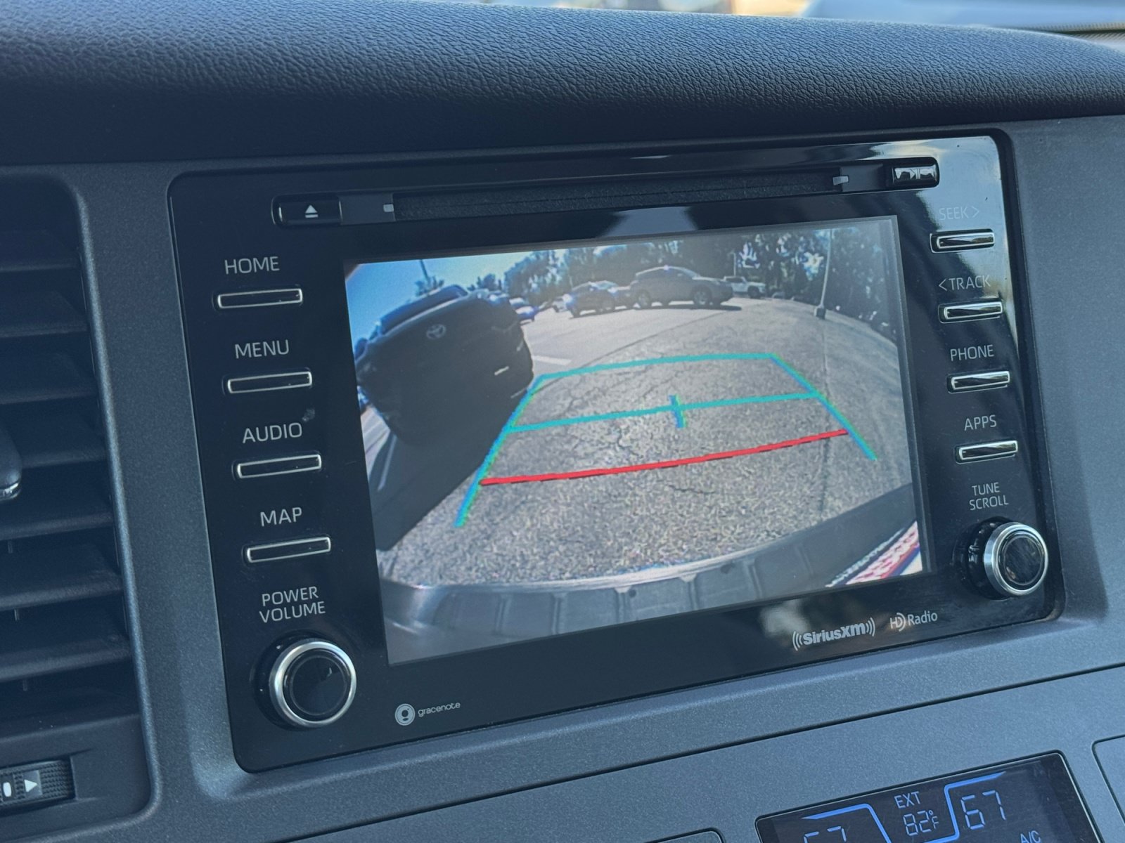 Used 2019 Toyota Sienna LE w/ LE Preferred Package AWD/4WD image 24