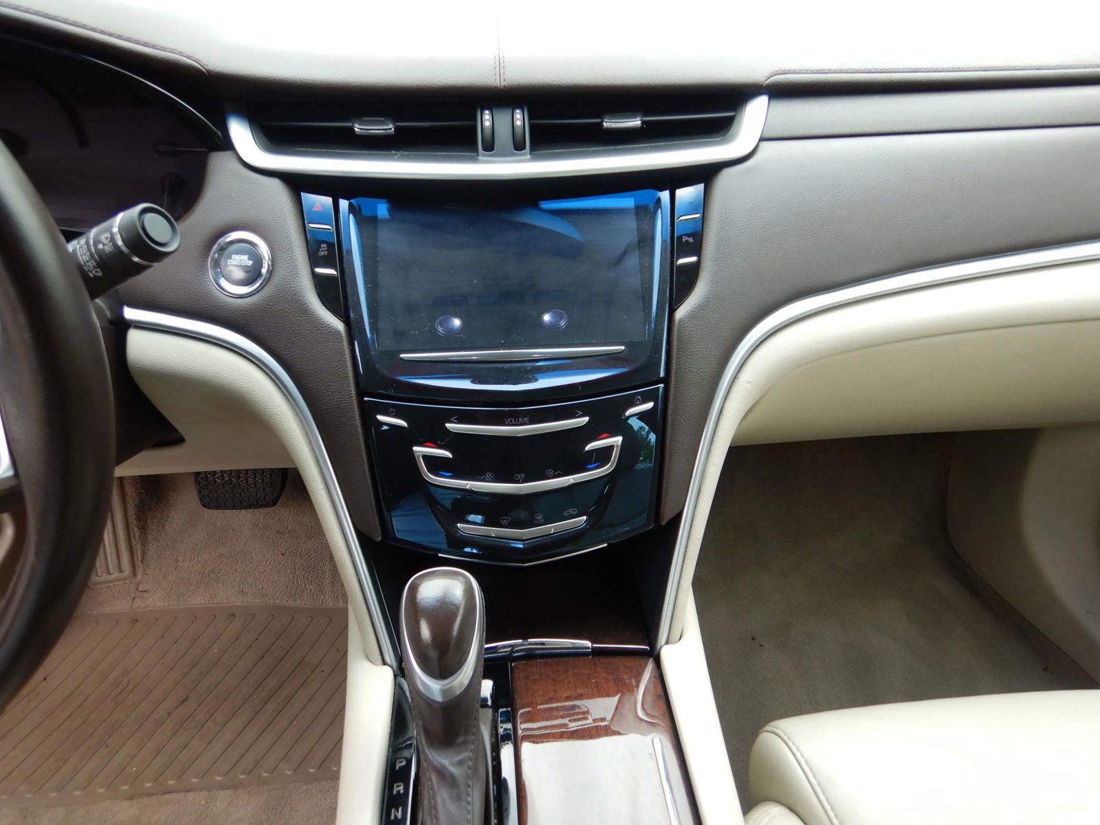 Used 2013 Cadillac XTS image 12