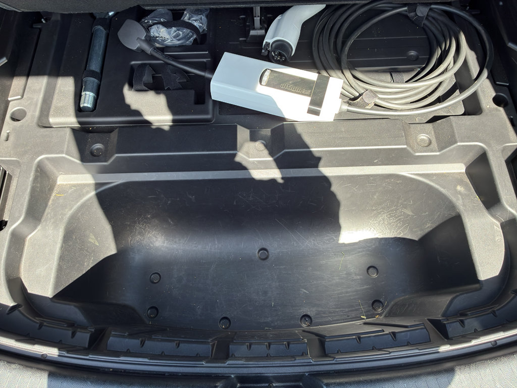 Used 2024 Chevrolet Equinox EV RS FWD image 40