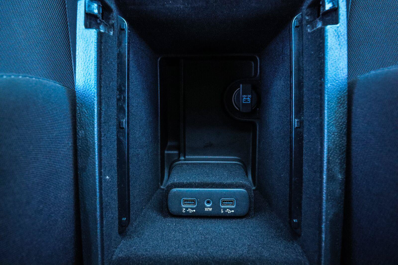 Used 2018 Dodge Charger SXT Plus w/ Blacktop Package RWD image 7