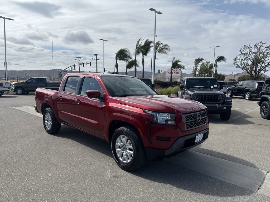 Used 2023 Nissan Frontier SV RWD image 2