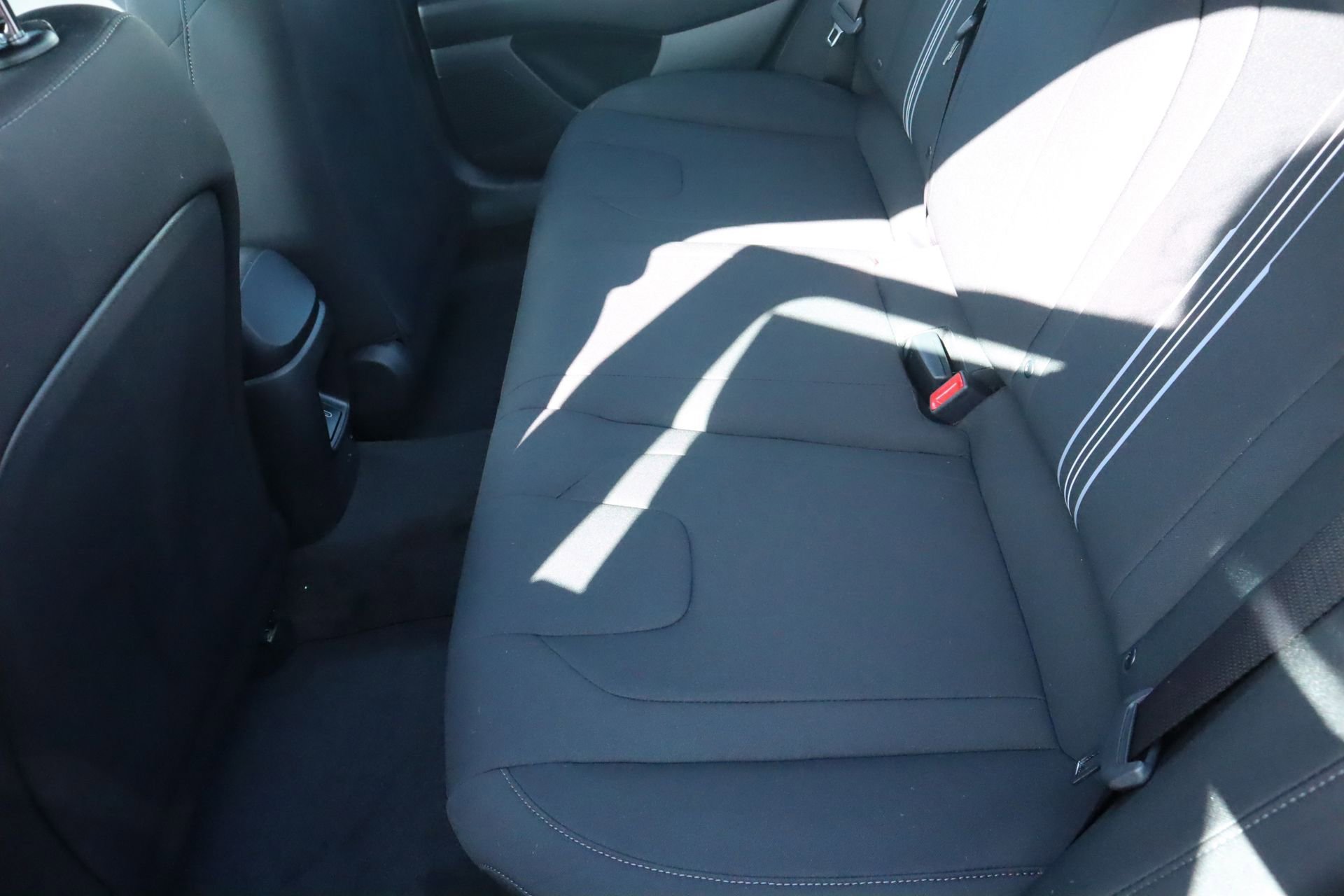 New 2025 Hyundai Elantra Sport w/ Cargo Package image 17