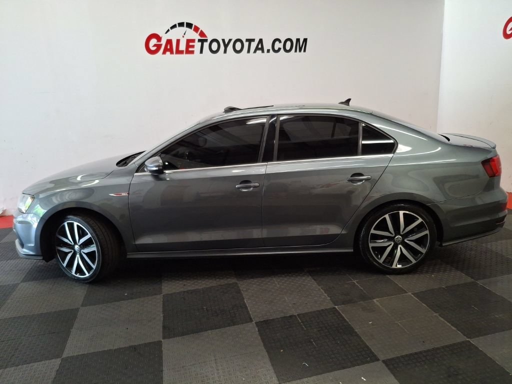 Used 2018 Volkswagen Jetta GLI FWD image 9