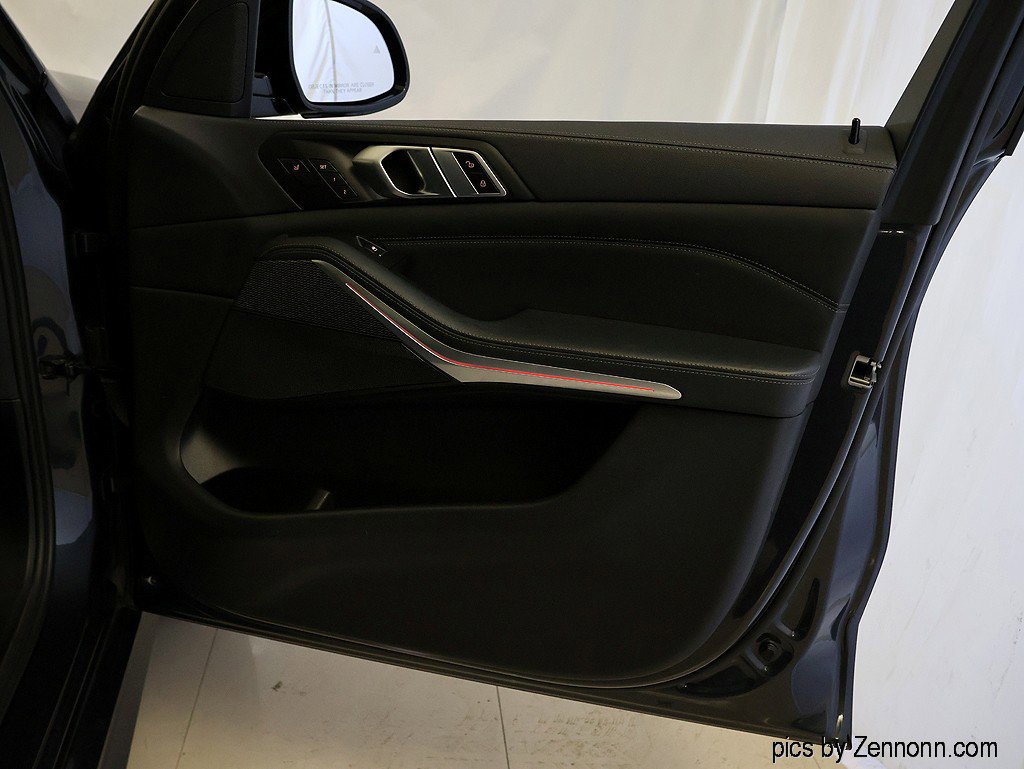 Used 2022 BMW X5 xDrive40i w/ M Sport Package AWD/4WD image 37