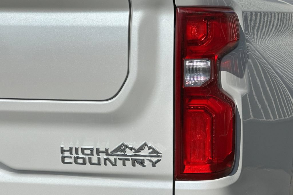 Used 2024 Chevrolet Silverado 1500 High Country w/ Technology Package AWD/4WD image 27