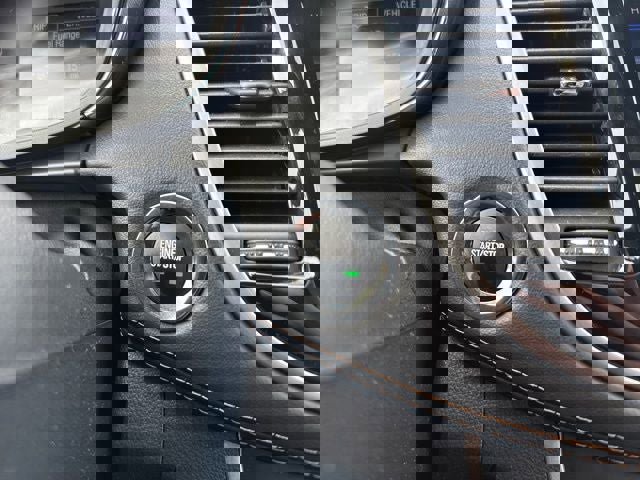 Used 2021 Chevrolet Trax LT w/ Premium Seat Package image 23