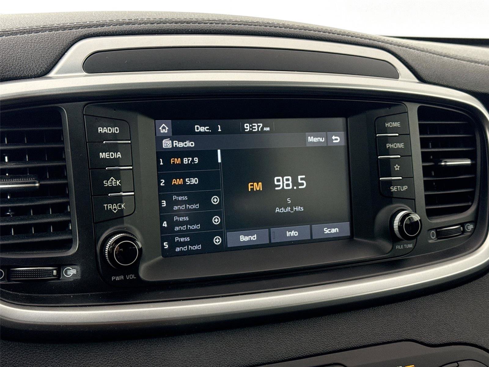 Used 2019 Kia Sorento L image 23