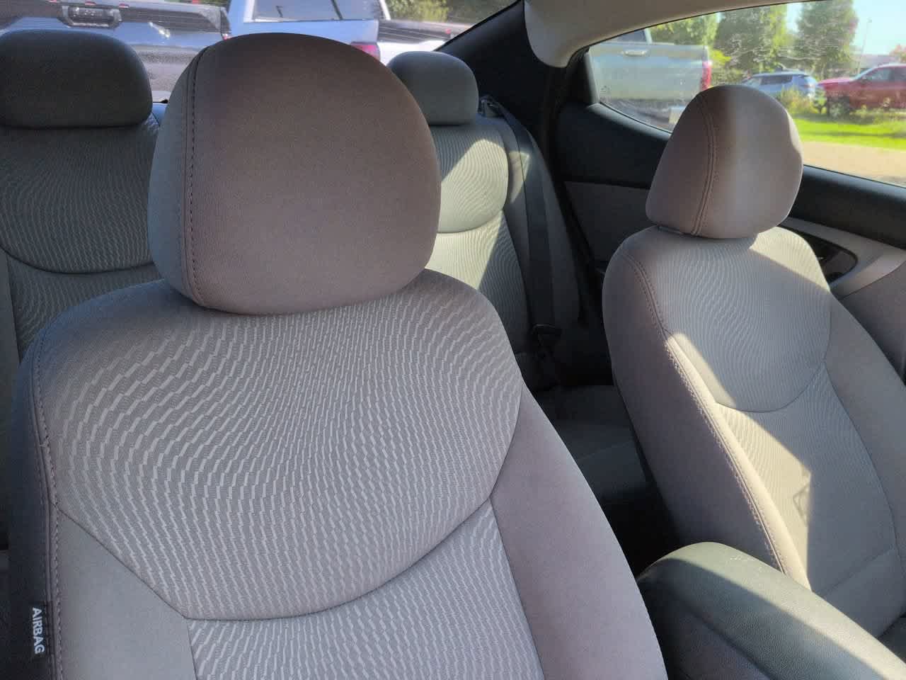 Used 2014 Hyundai Elantra SE w/ Option Group 02 FWD image 7