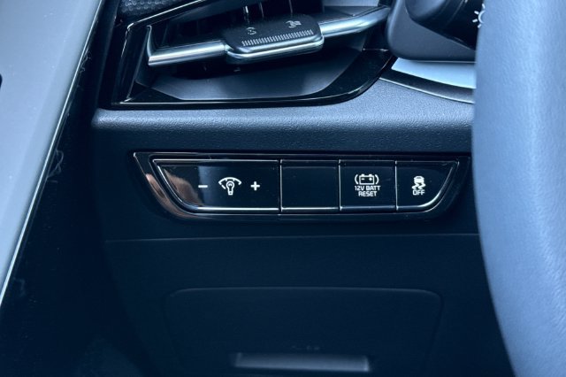 New 2026 Kia Niro LX FWD image 30