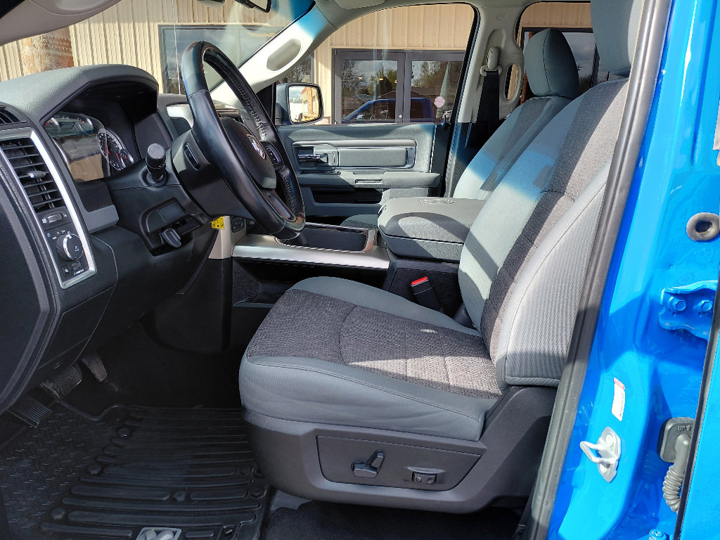 Used 2018 RAM 1500 SLT AWD/4WD image 16