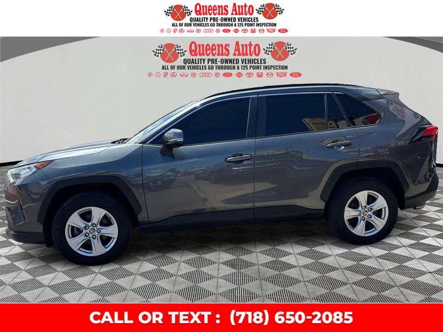 Used 2019 Toyota RAV4 XLE FWD image 3