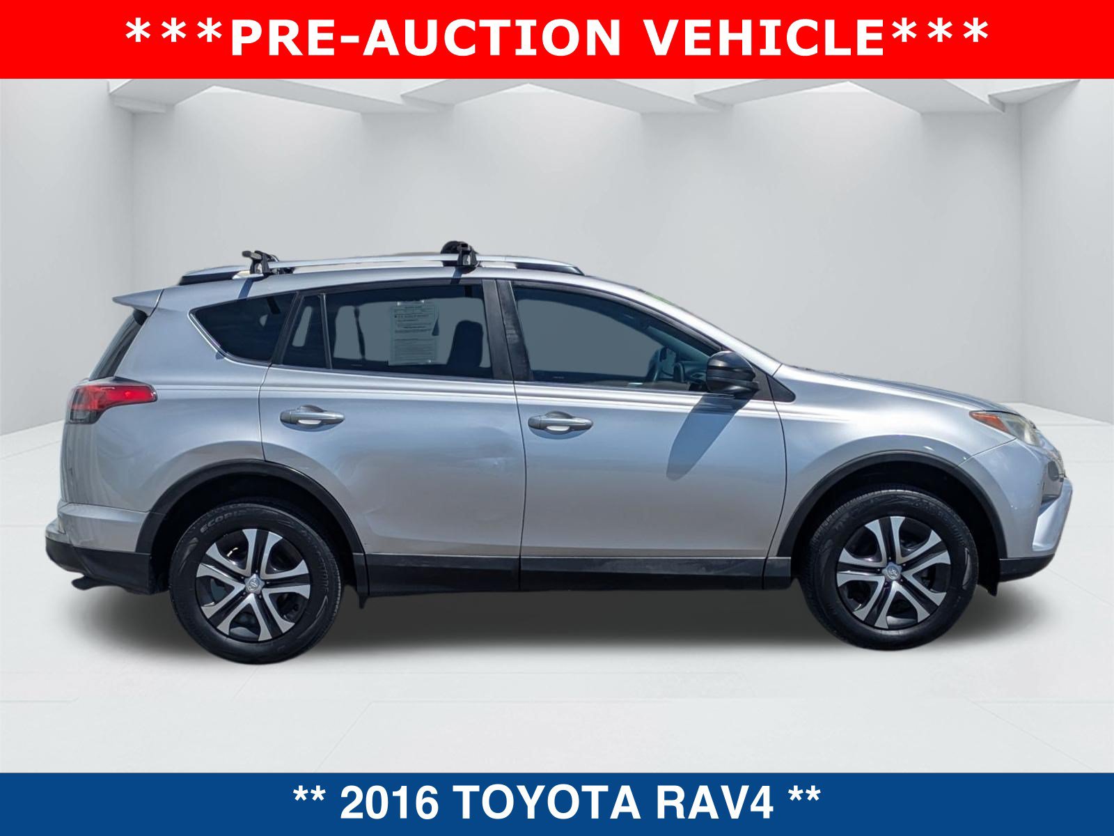 Used 2016 Toyota RAV4 LE FWD image 4
