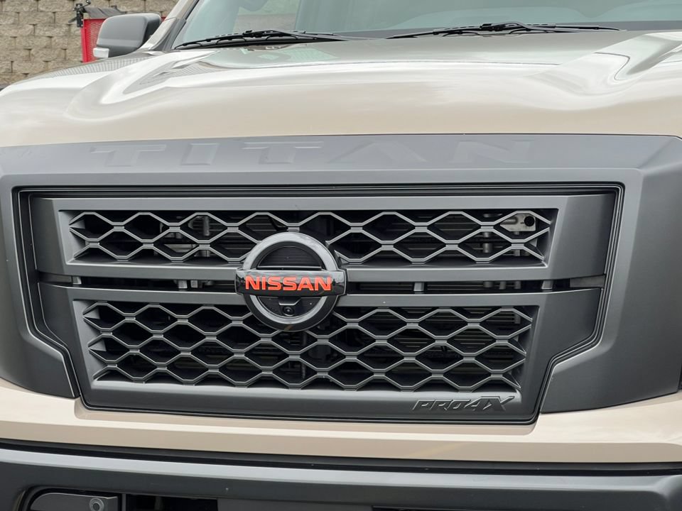 Used 2022 Nissan Titan PRO-4X w/ Pro-4x Convenience Package AWD/4WD image 42