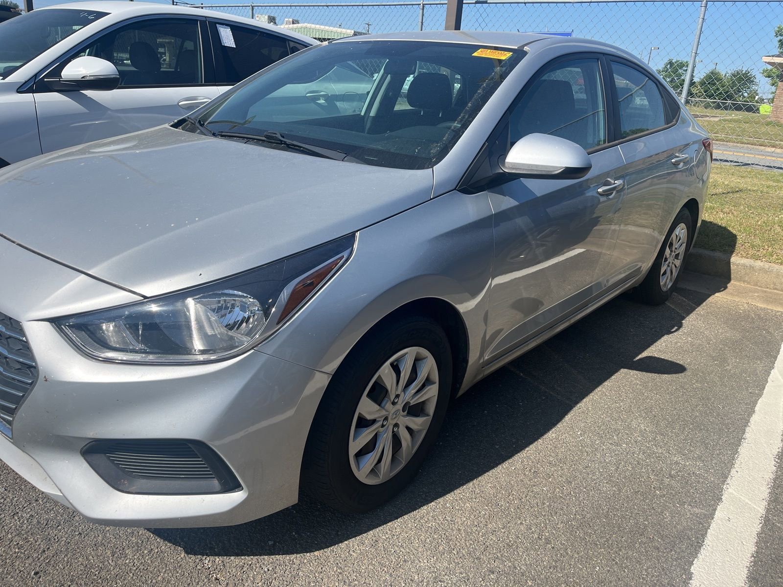 Used 2021 Hyundai Accent SE FWD image 2
