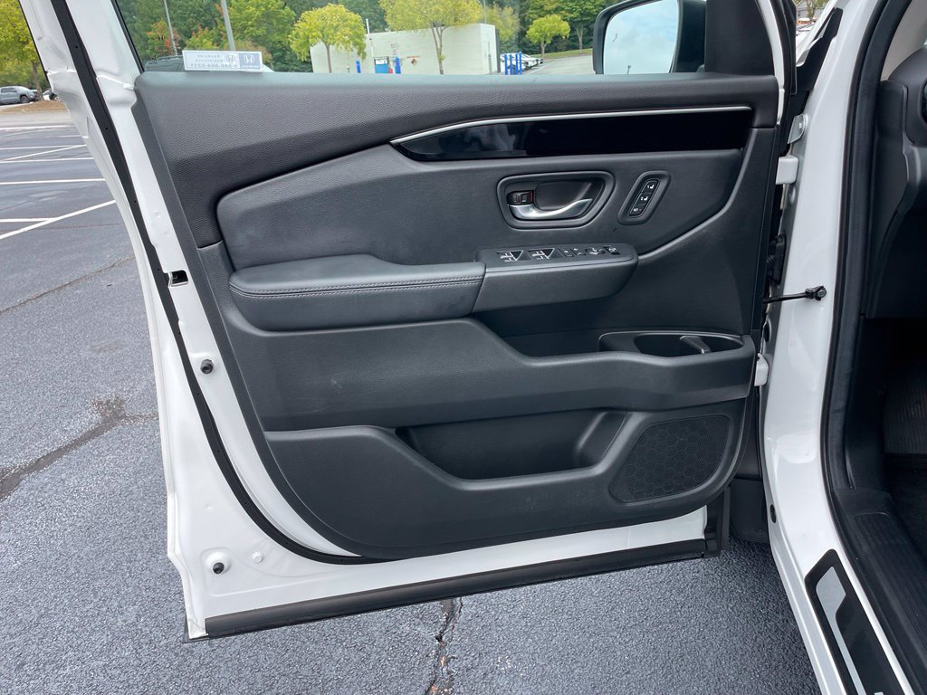 Certified 2025 Honda Pilot Touring image 23
