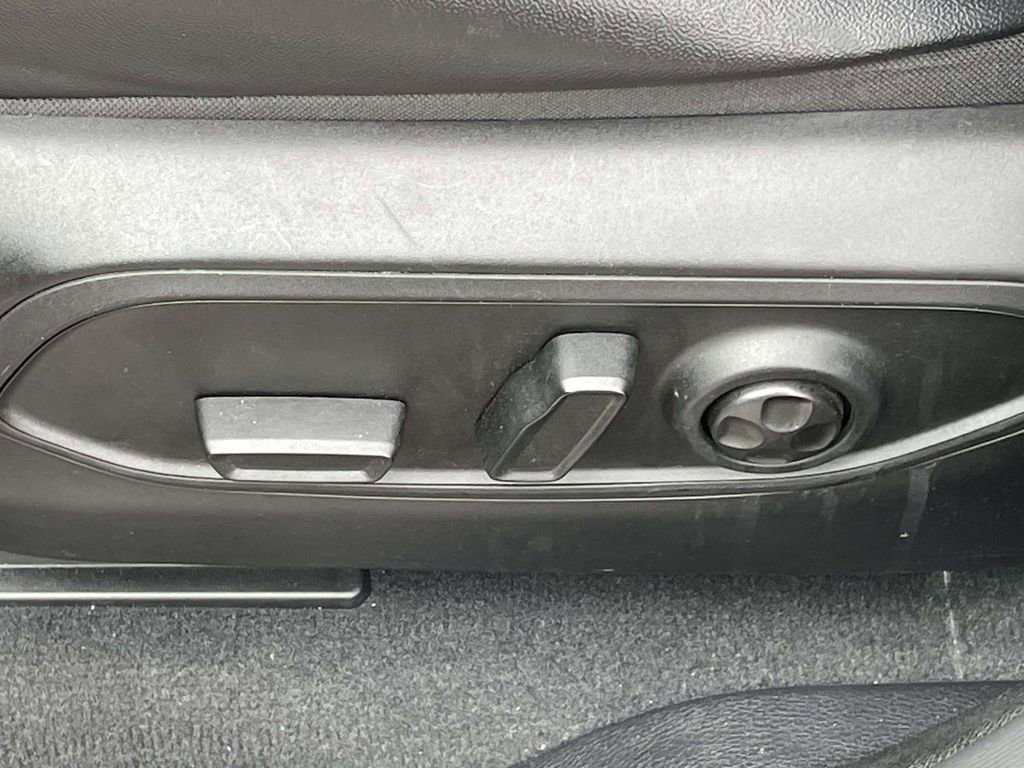 Used 2025 Jeep Grand Cherokee L Altitude image 14