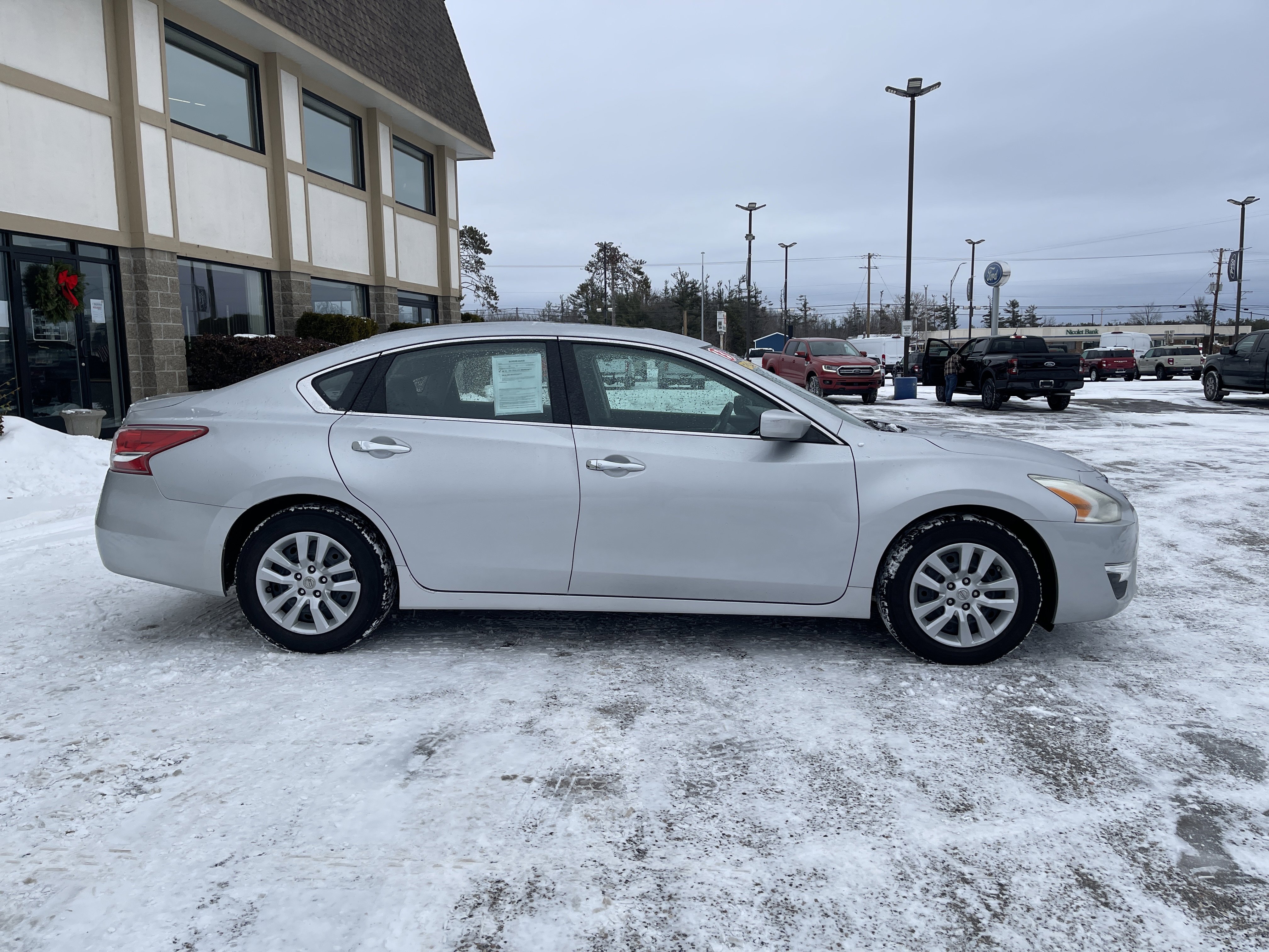 Used 2013 Nissan Altima 2.5 S image 2