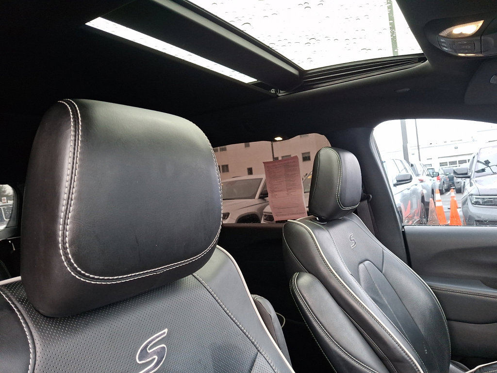 Used 2023 Chrysler Pacifica Limited w/ S Appearance Package image 13