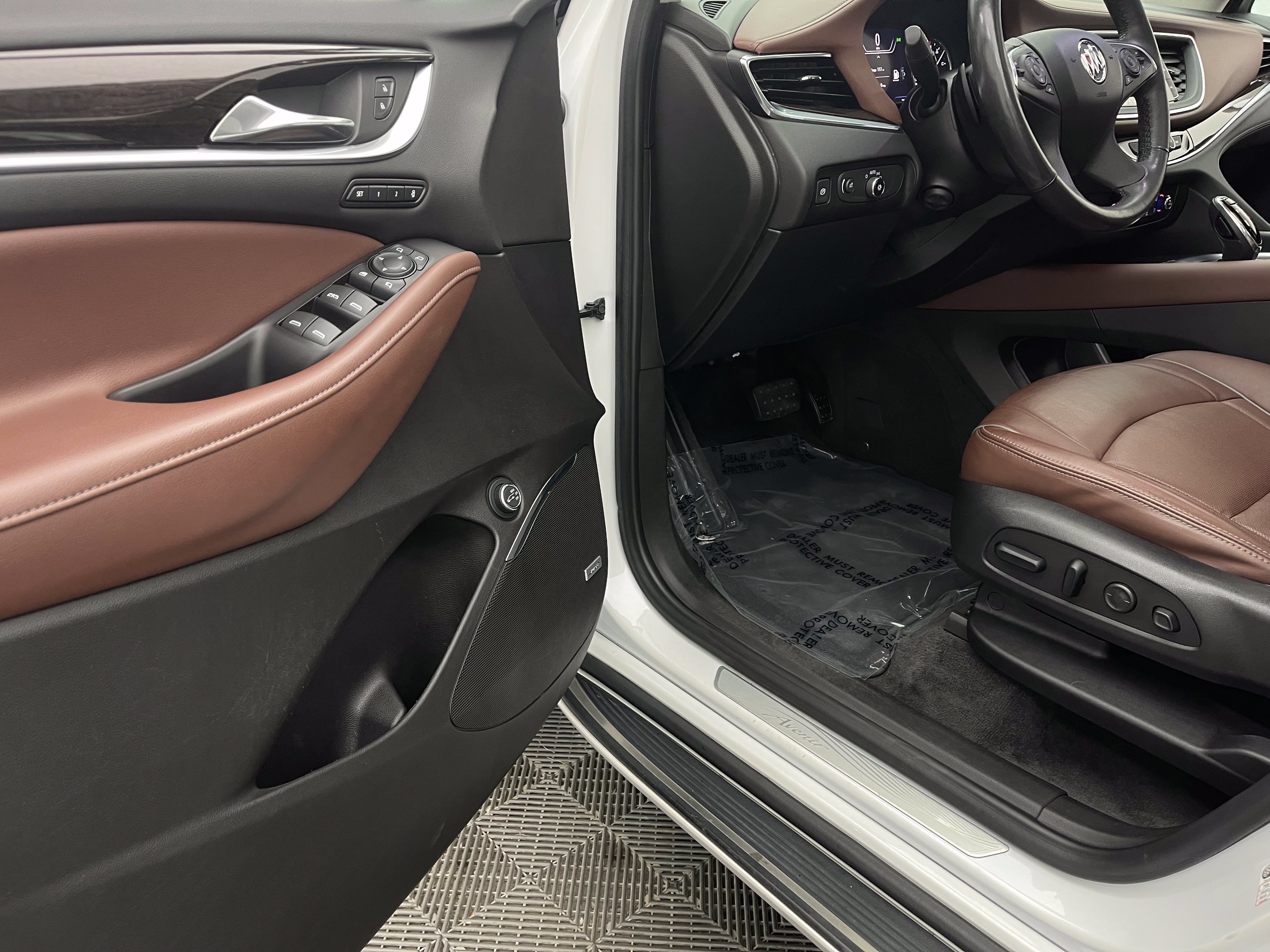 Used 2020 Buick Enclave Avenir w/ Avenir Technology Package FWD image 18