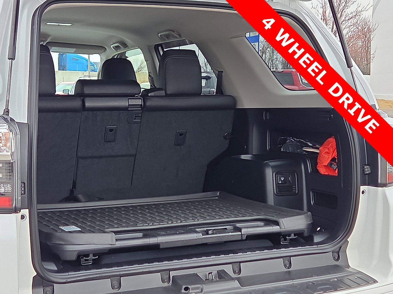 Used 2024 Toyota 4Runner TRD Sport w/ Technology Package image 9