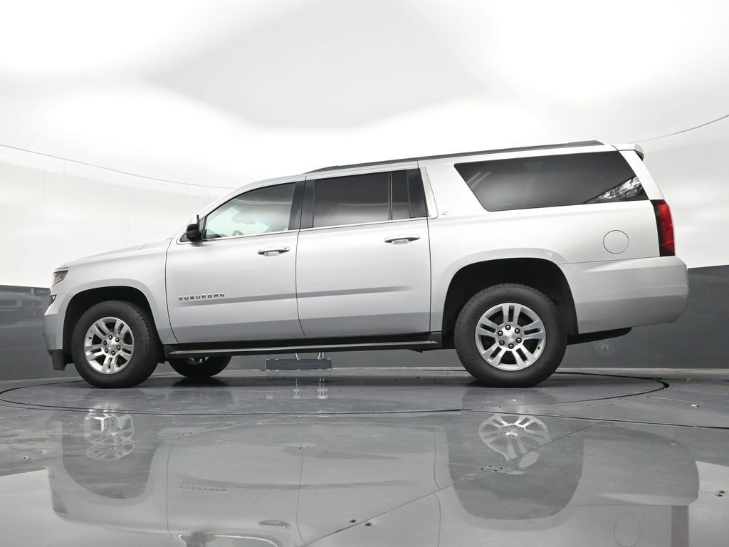 Used 2016 Chevrolet Suburban LT RWD image 25