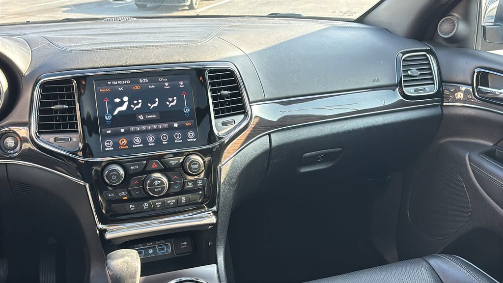 Used 2020 Jeep Grand Cherokee Overland AWD/4WD image 8