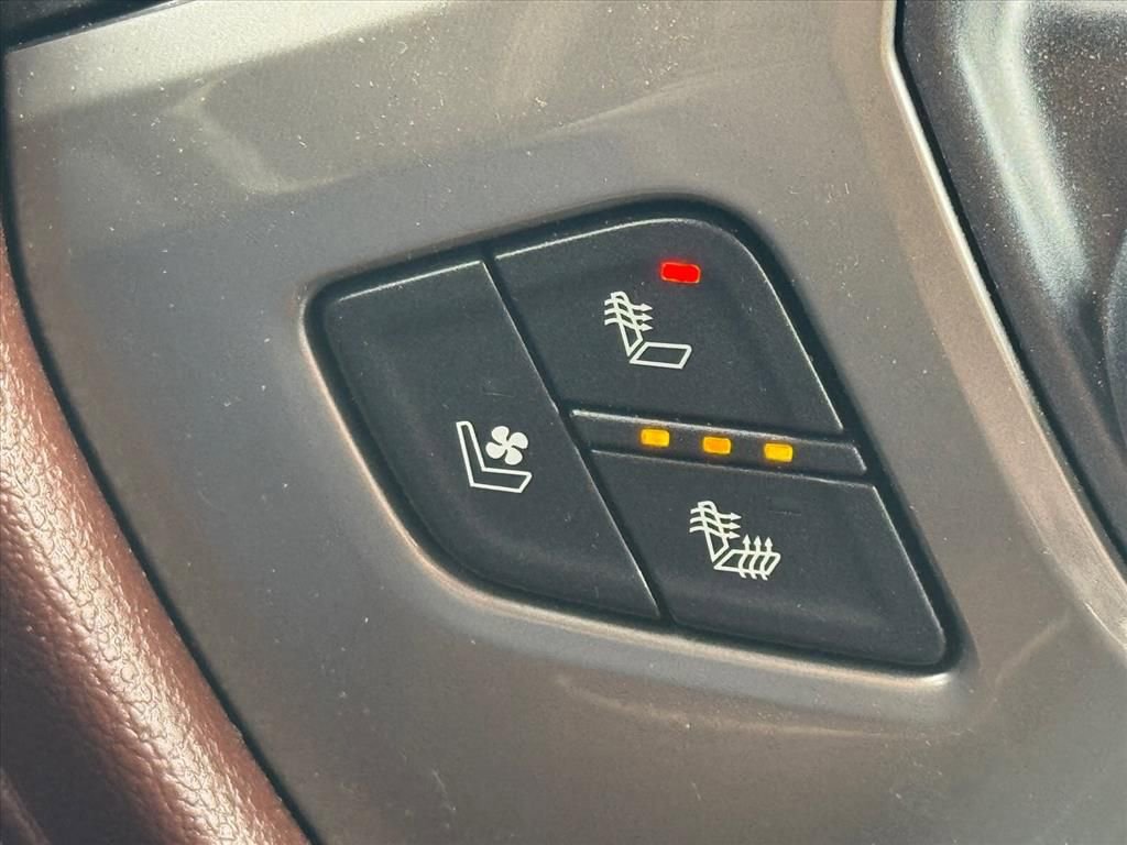 Used 2018 Chevrolet Silverado 1500 High Country AWD/4WD image 21