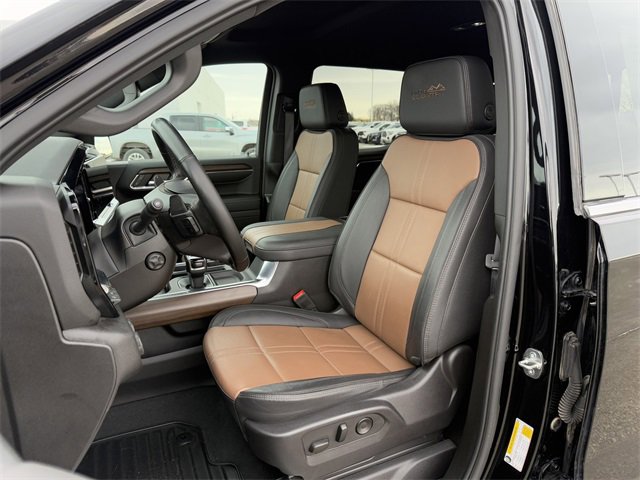 Used 2024 Chevrolet Silverado 1500 High Country w/ Technology Package image 18