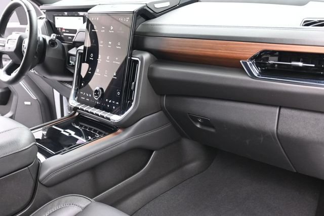 Used 2025 GMC Yukon XL Denali AWD/4WD image 28