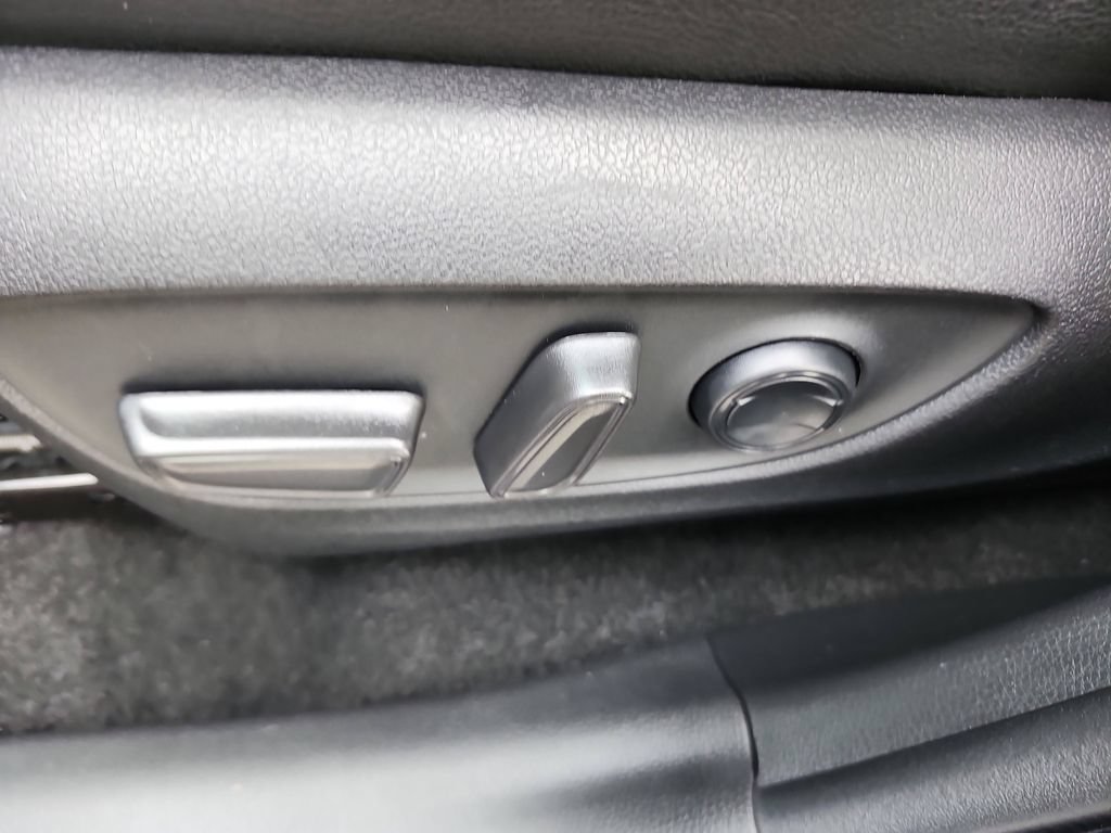 Used 2024 Toyota RAV4 XLE w/ Convenience Package FWD image 24