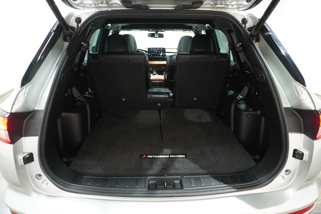 Used 2022 Mitsubishi Outlander SEL image 6