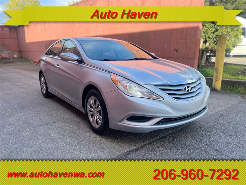 Used 2012 Hyundai Sonata GLS FWD image 2