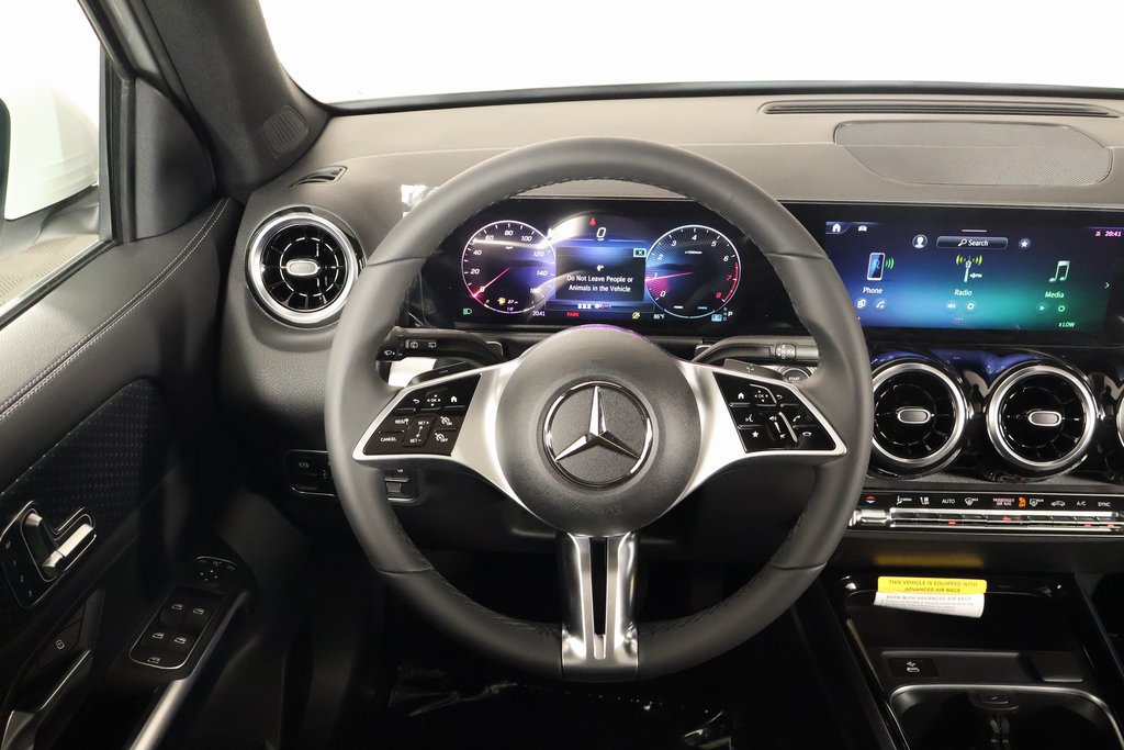 New 2026 Mercedes-Benz GLB 250 image 3