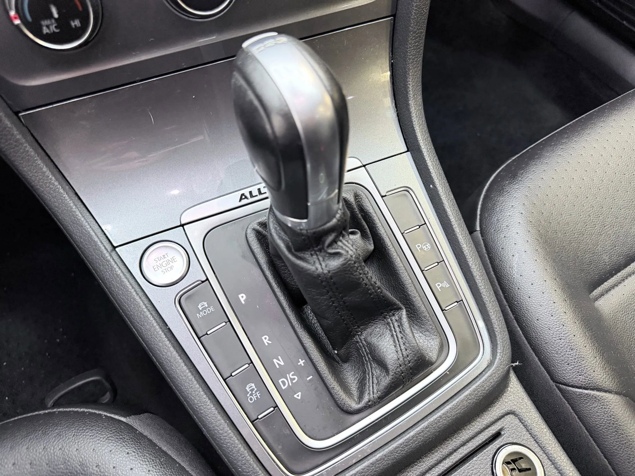 Used 2017 Volkswagen Golf Alltrack SE image 19