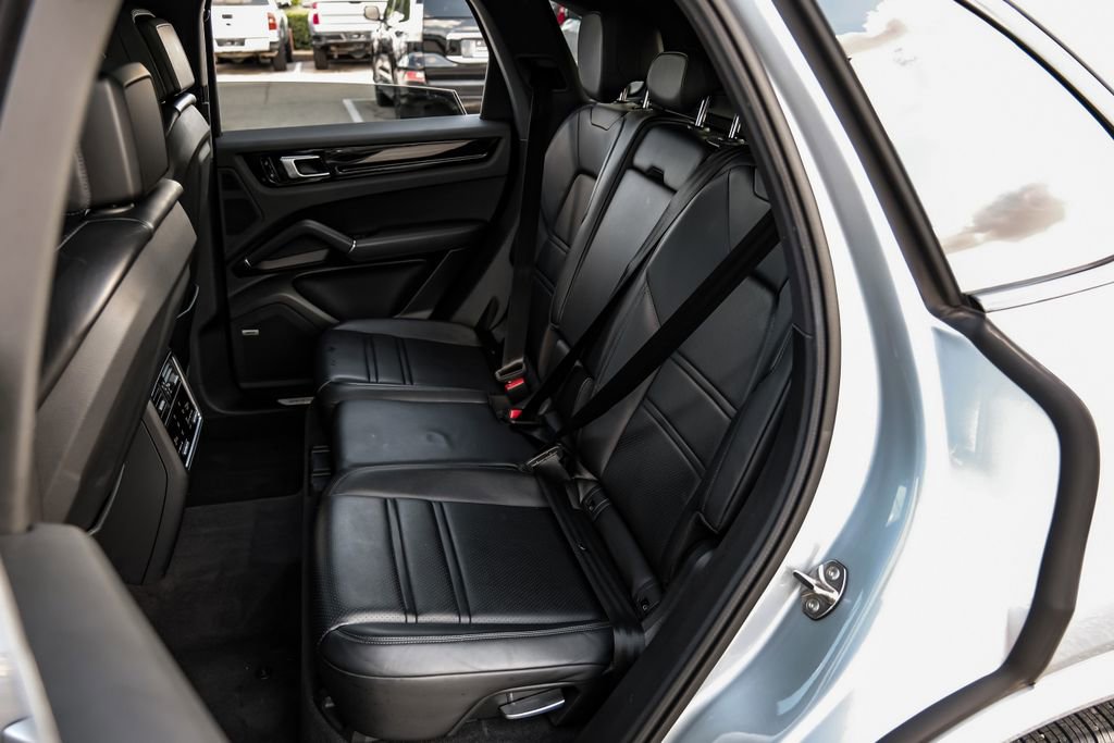 Used 2021 Porsche Cayenne image 42