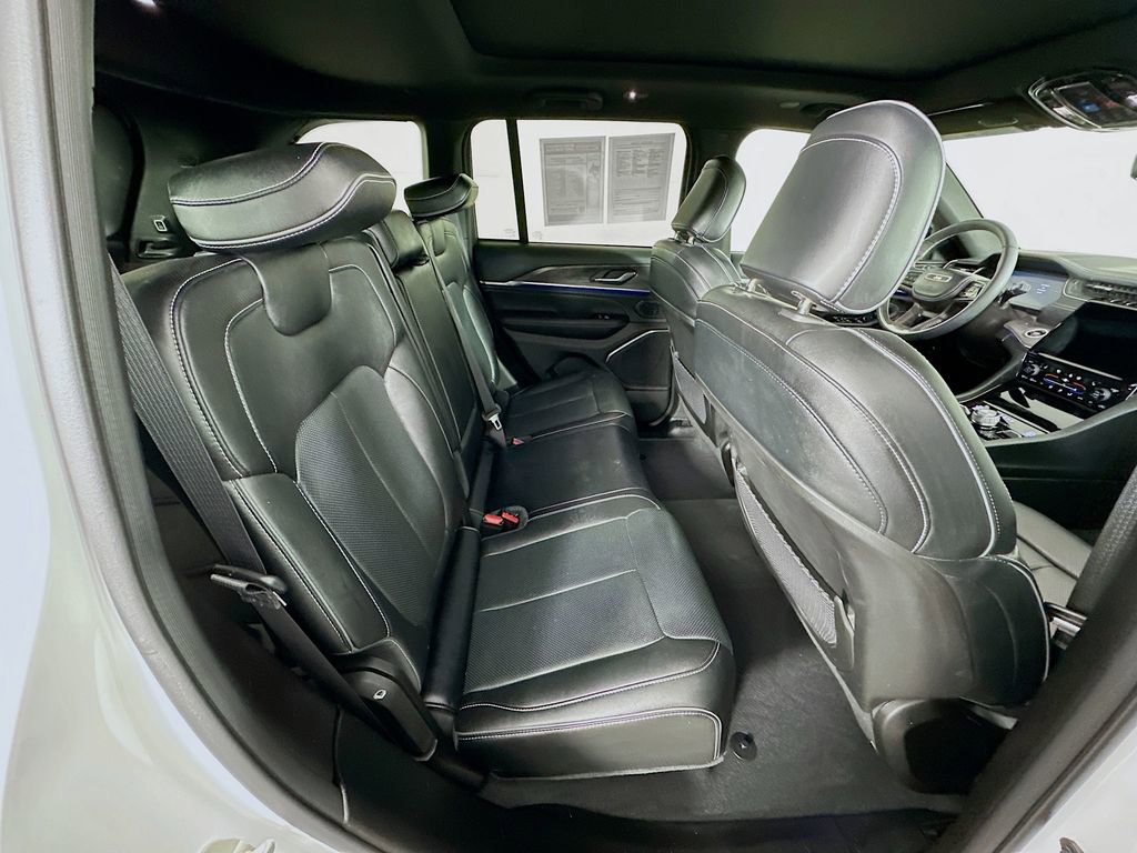 Certified 2024 Jeep Grand Cherokee Overland image 38