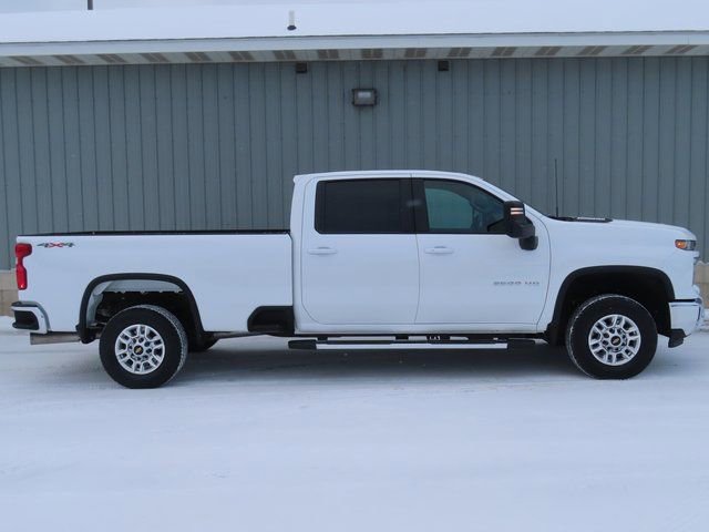 Used 2025 Chevrolet Silverado 2500 LT w/ Convenience Package AWD/4WD image 9