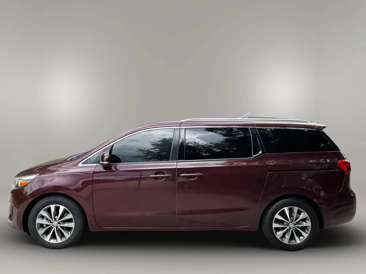 Used 2016 Kia Sedona SX FWD image 4