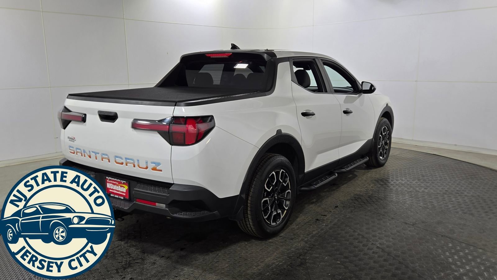 Used 2023 Hyundai Santa Cruz SE image 7