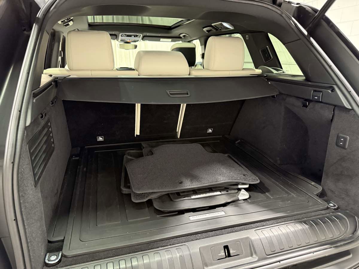 Used 2022 Land Rover Range Rover Sport HSE Silver Edition image 21