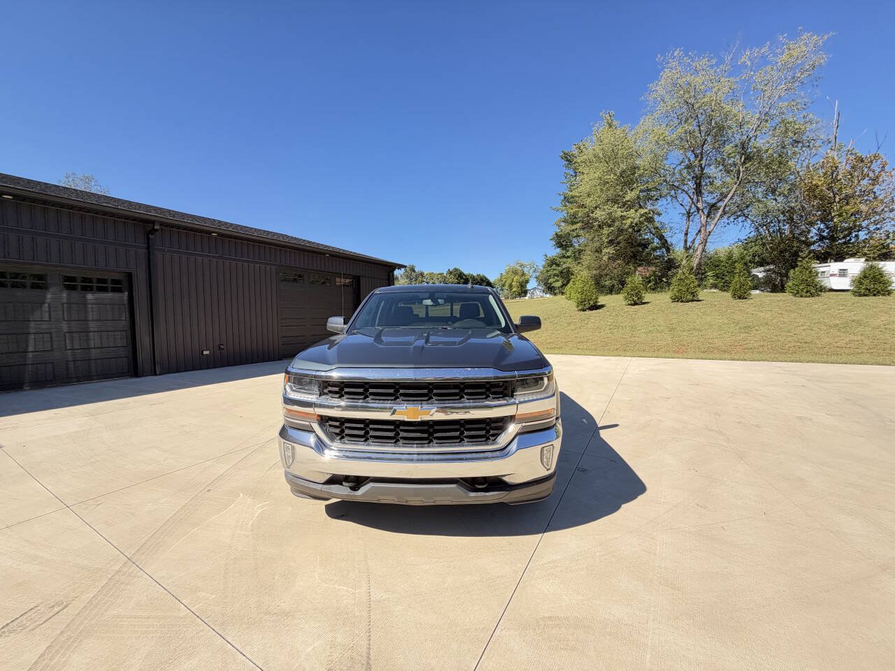 Used 2018 Chevrolet Silverado 1500 LT w/ LT Fleet Plus Package AWD/4WD image 3