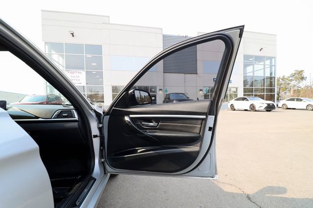Used 2018 BMW 330i xDrive Sedan w/ Convenience Package image 40